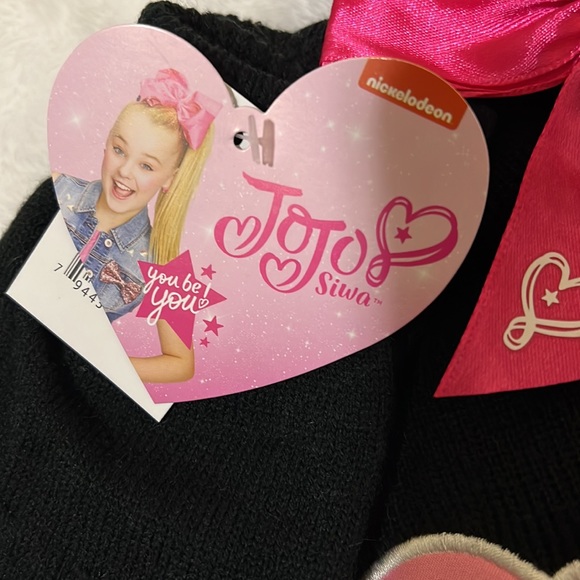 Set of 2 Nickelodeon Jojo, beanie hat and gloves. - Picture 6 of 8